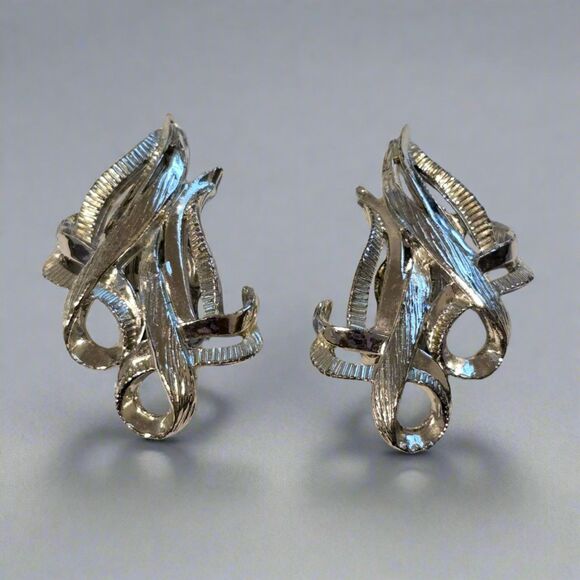 Vintage Silver Tone Clip On Earrings - Picture 1 of 13